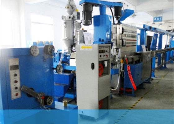 رغوة كيميائية 15HP خط إنتاج الكابلات آلة بثق الأسلاك المحورية